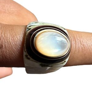 Vintage Mother of Pearl Shell Ring Natural